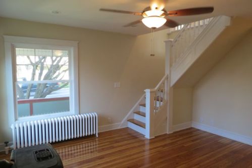 349 Belmont St, Waymart, PA 18472-9302