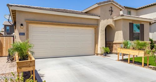 8250 Jan Ave, Mesa, AZ 85209-4332