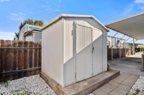 1830 Yosemite Ave, Manteca CA  95336-5009 exterior