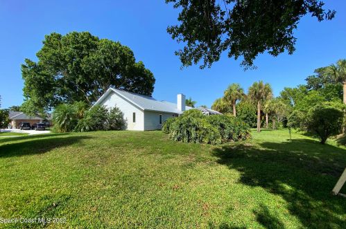 6225 59th Ct, Vero Beach, FL 32967-5208