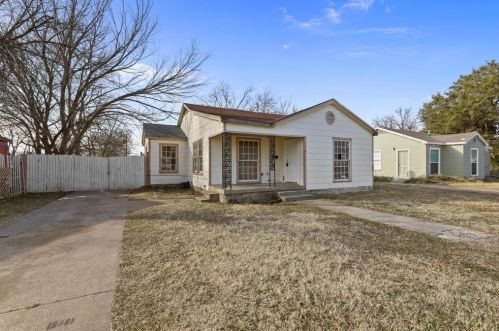 1116 Chicago Ave, Fort Worth, TX 76105-1711