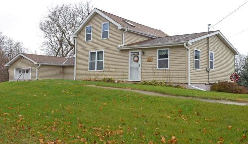 201 Adams St, Cambridge, WI 53523-9217
