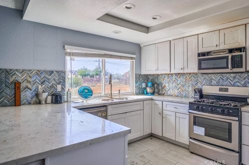 14561 Coalinga Rd, Victorville CA  92392-9617 exterior