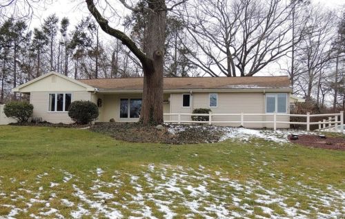 132 Baldwin Rd, Manchester, CT 06042-1712