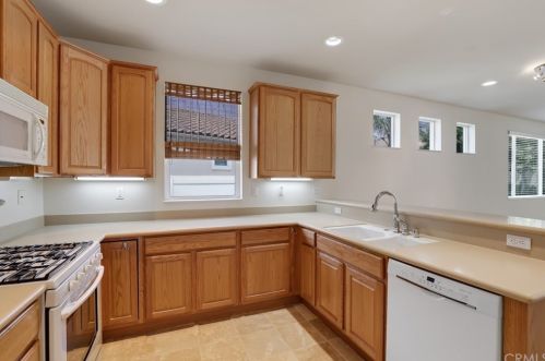 968 Wind Flower Rd, Beaumont CA  92223-8543 exterior