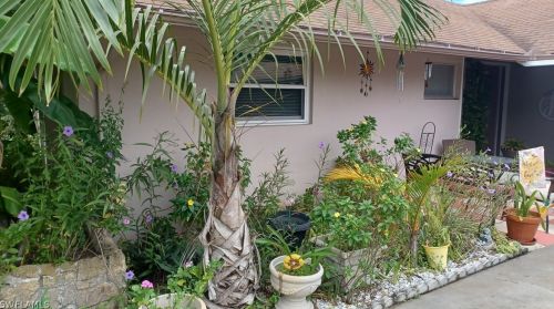 245 Thistle Ct, Lehigh Acres, FL 33936-1464