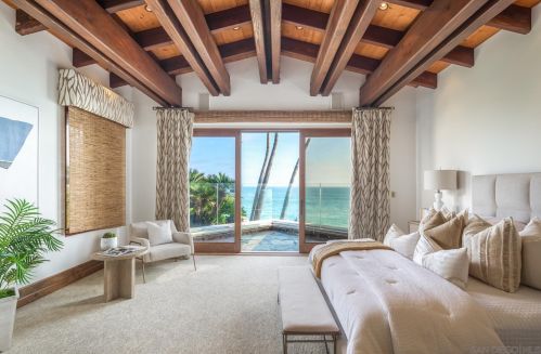 5305 Carlsbad Blvd, Carlsbad CA 92008-4416 exterior