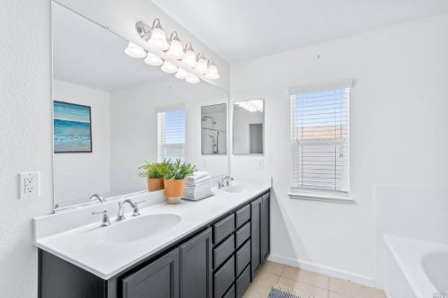 2312 Newcastle Dr, Vacaville CA  95687-8252 exterior