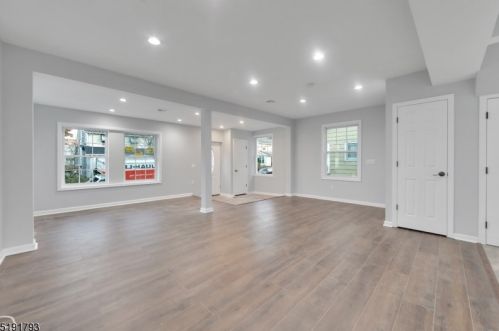 5 Irving St, East Orange NJ  07018-1913 exterior