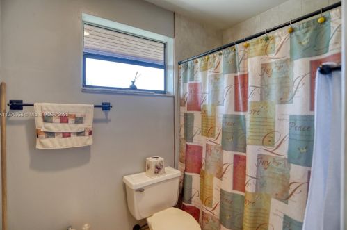 6239 24th Ave, Hialeah FL  33016-3904 exterior