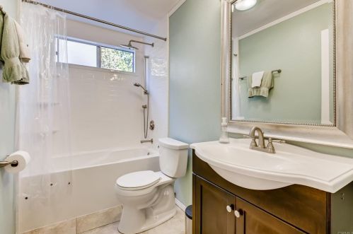 757 Honeydew Ln, Vista CA  92084-3115 exterior