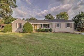 609 Oakley Dr, Nashville, TN 37220-1931