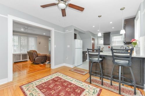 86-15 262nd St, Floral Park NY  11004-1344 exterior