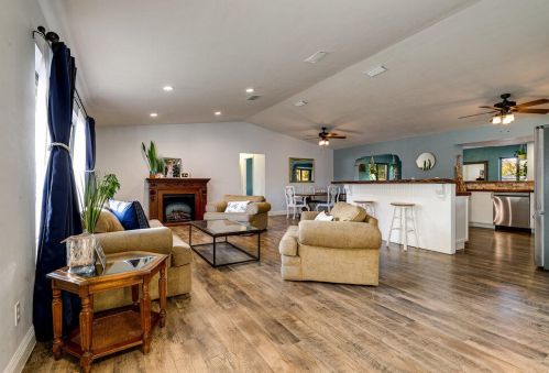 221 Bobwhite Rd, West Palm Beach, FL 33411-1718
