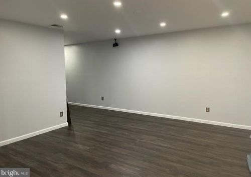 54 Wyndham Pl, Trenton NJ  08691-3123 exterior