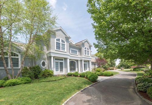 16 Gln Dr, Mashpee MA 02649-2946 exterior