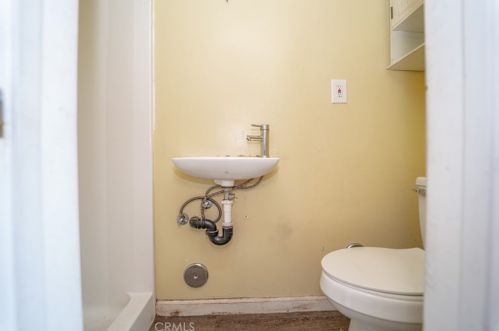 12015 Muriel Dr, Lynwood CA  90262-5255 exterior