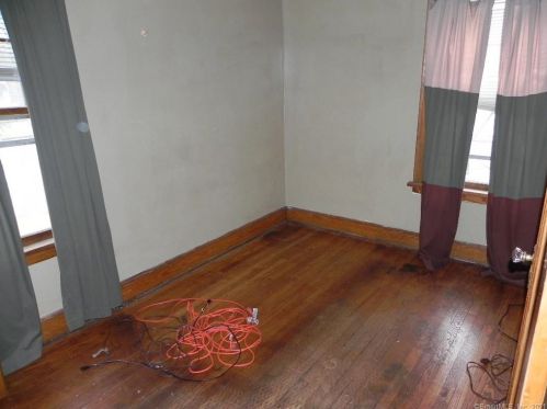 8 Lockwood Ln, Norwalk CT  06851-5818 exterior