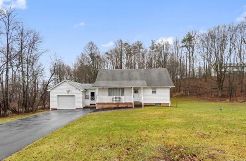 64 Pocatello Rd, Middletown, NY 10940-6609