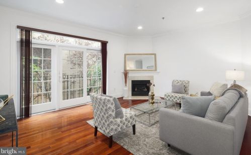 621 13th St, Philadelphia, PA 19123-2401