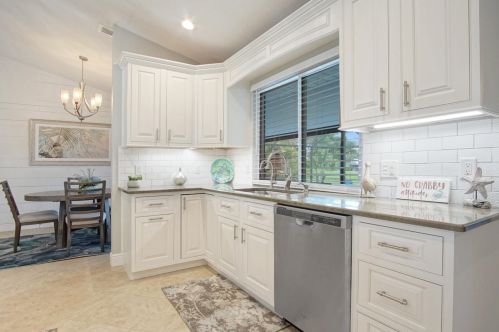 5452 Empress Cir, Fort Pierce FL  34983-1421 exterior