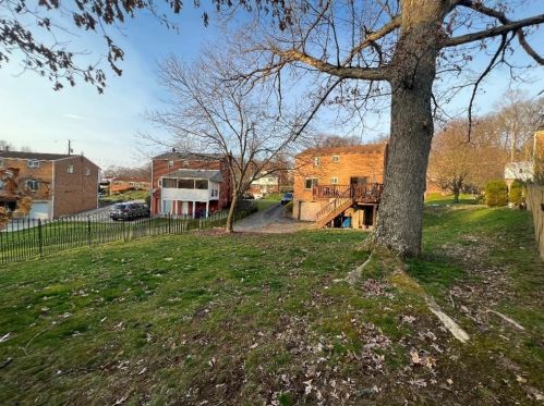 876 Blue Ridge Rd, Pittsburgh PA  15239-2805 exterior