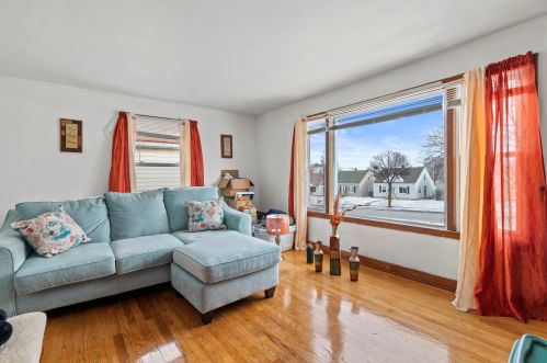 3933 60th St, Milwaukee WI  53216-2512 exterior