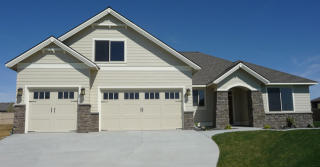 2450 Woods Dr, Richland, WA 99352-2400