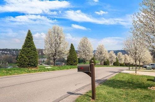 535 Gala Dr, Canonsburg, PA 15317-3286