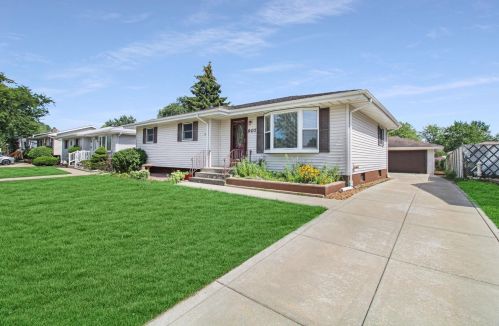 907 Harrison Ave, Dyer, IN 46311-1004