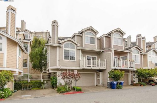 24 Moonlight Ct, South San Francisco, CA 94080-5585