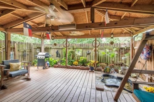 395 County Road 6768, Mont Belvieu TX  77535 exterior