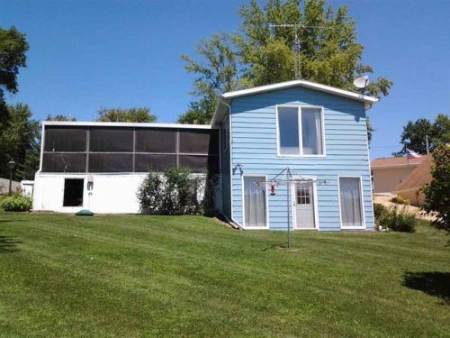 21708 Lake Shore Dr, Bernard, IA 52032-9260