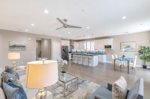 1106 Sprig Way, Gilroy CA  95020-8113 exterior