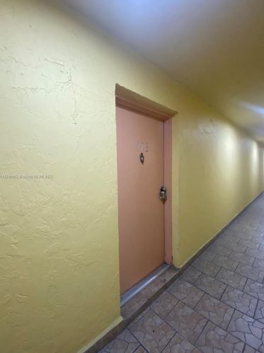 606 81st St, Hialeah, FL 33014-4118