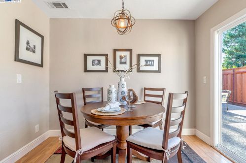 1634 Calle Santa Anna, Pleasanton CA  94566-5927 exterior