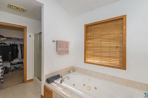 4358 Eagle Dr, Duluth, MN 55811-1522