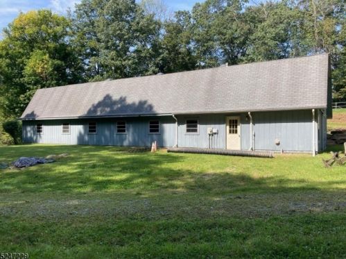 55 Hunts School Rd, Fredon NJ  07860-5405 exterior