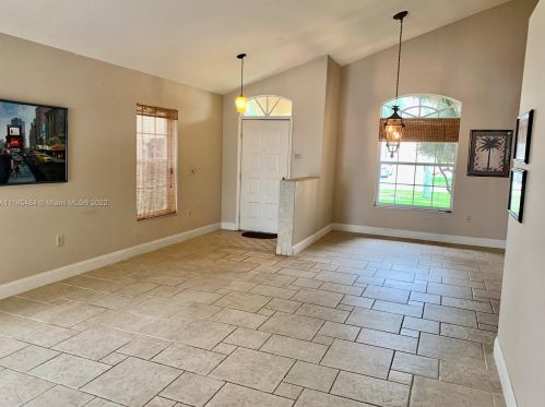 17521 12th St, Hollywood, FL 33029-3126