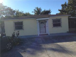 660 62nd Ave, Miami, FL 33144-3833