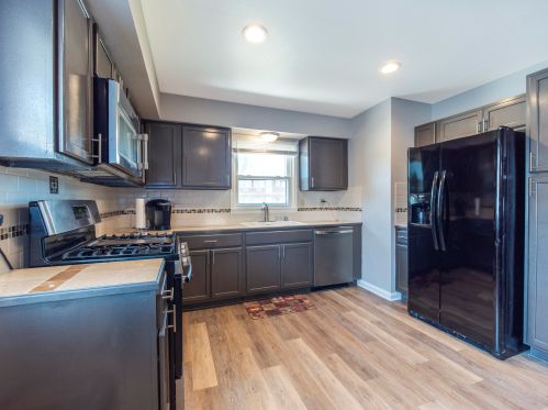 5326 63, Milwaukee WI 53213-4174 exterior