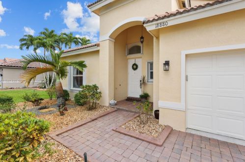 18880 29th St, Hollywood FL  33029-2411 exterior