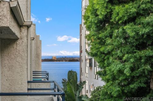 1155 Pacific Beach Dr, San Diego CA  92109-5149 exterior