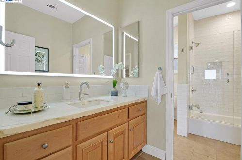 10890 Inspiration Cir, Pleasanton CA 94568-5560 exterior