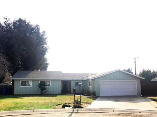 915 Mountain View Ave, Porterville, CA 93257-5536