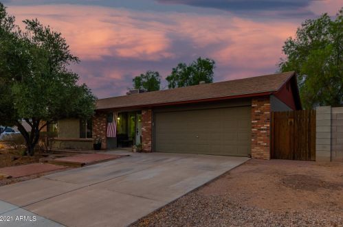 2103 Tamarisk St, Chandler, AZ 85224-2166