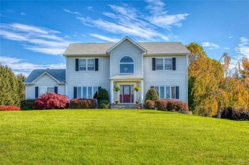 32 Alison Ct, Mahopac, NY 10541-1053