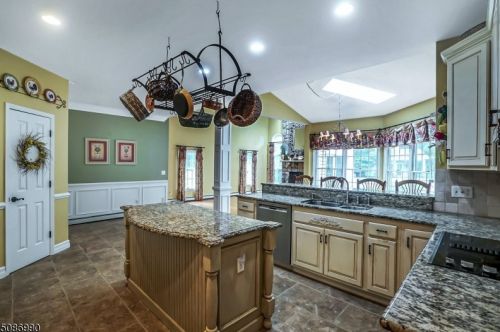 6 Natale Dr, Sparta NJ  07871-3034 exterior