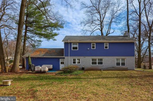 1449 Jill Dr, Hummelstown PA  17036-9005 exterior