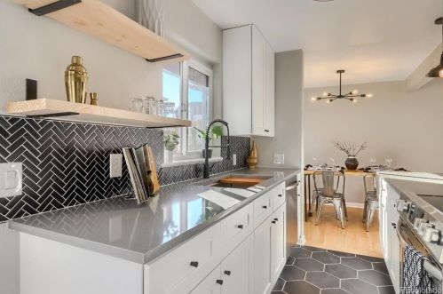 2818 Jackson St, Denver CO 80205-5052 exterior